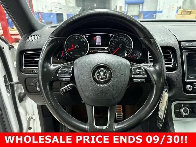 Photo of 2017 Pure White Volkswagen Touareg
