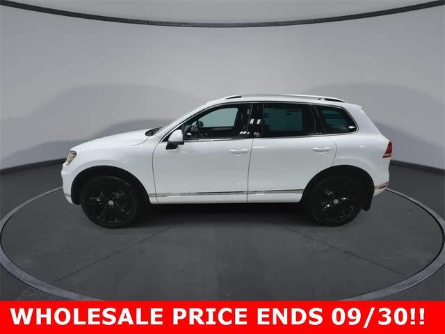 Photo of 2017 Pure White Volkswagen Touareg