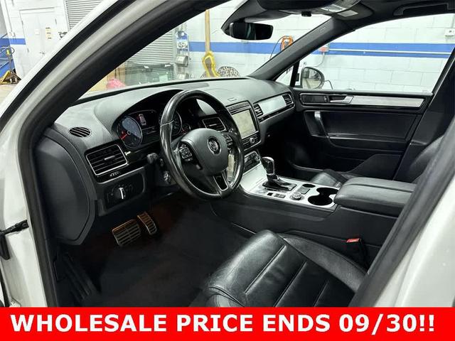 Photo of 2017 Pure White Volkswagen Touareg