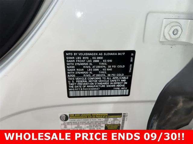 Photo of 2017 Pure White Volkswagen Touareg
