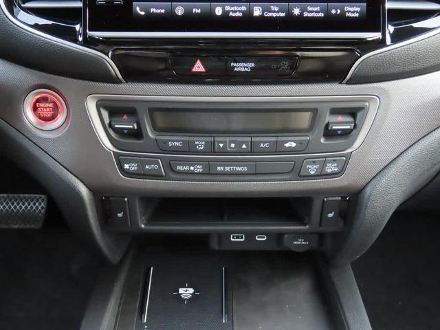 Photo of 2025 Platinum White Pearl Honda Ridgeline