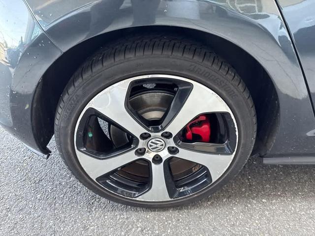 Photo of 2017 Deep Black Pearl Volkswagen Golf GTI