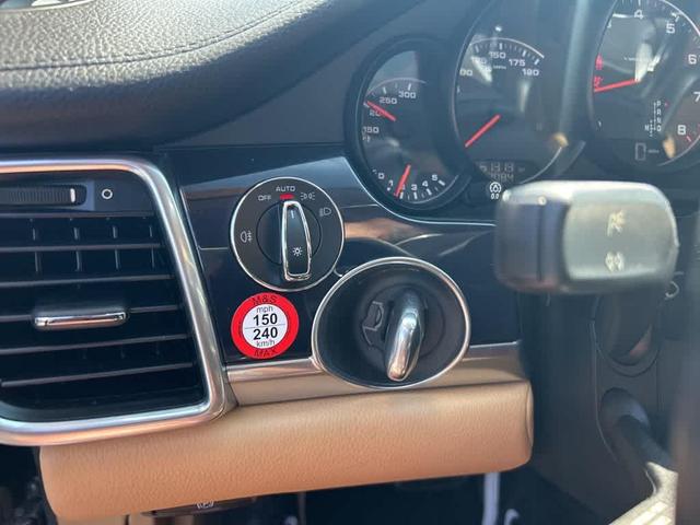 Photo of 2016 Black Porsche Panamera