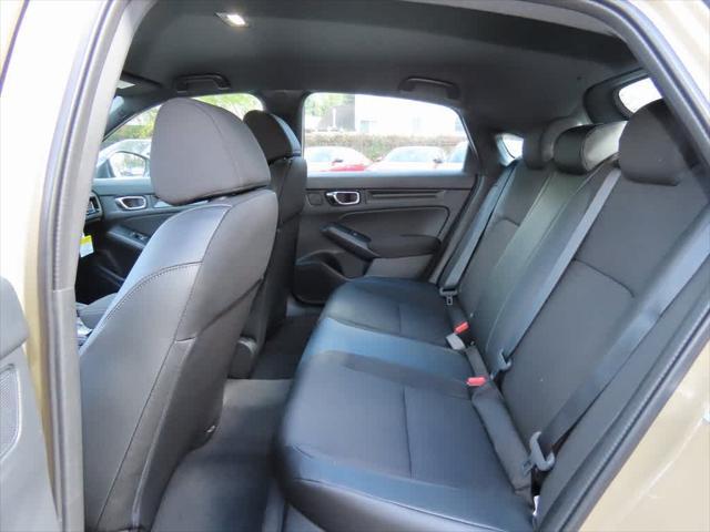 Photo of 2025 Sand Dune Pearl Honda Civic