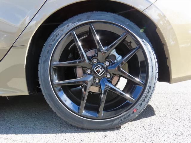 Photo of 2025 Sand Dune Pearl Honda Civic
