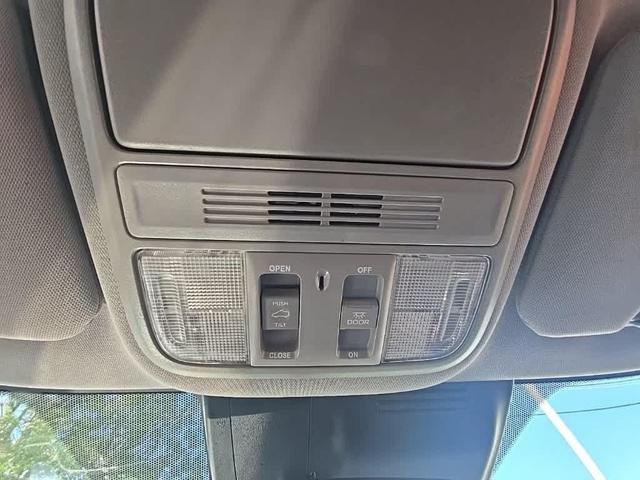 Photo of 2022 Crystal Black Pearl Honda CR-V