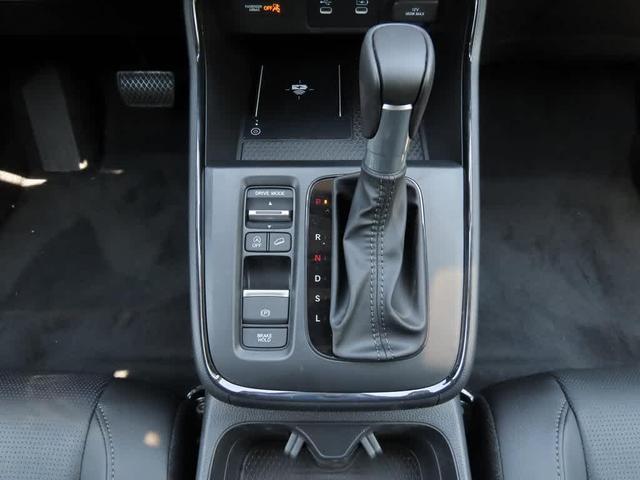 Photo of 2026 Platinum White Pearl Honda CR-V