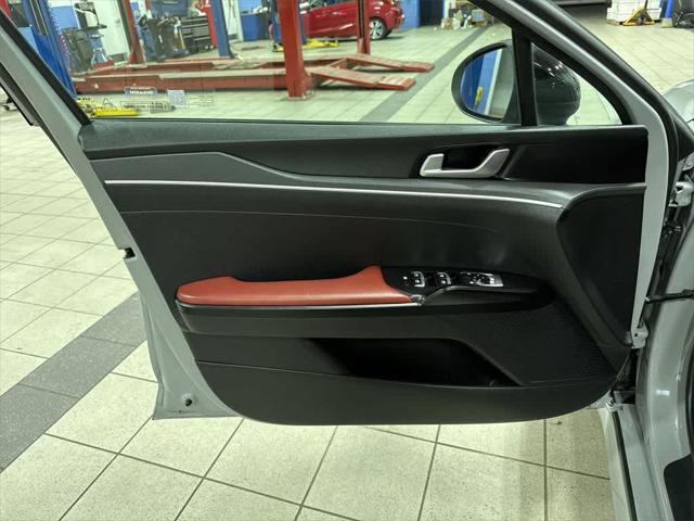 Photo of 2024 Wolf Gray Kia K5
