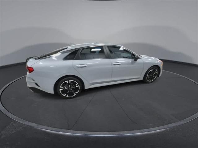 Photo of 2024 Wolf Gray Kia K5