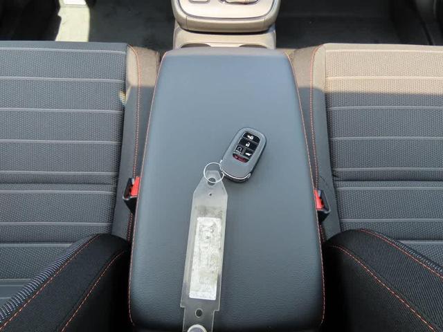 Photo of 2026 Crystal Black Pearl Honda CR-V Hybrid