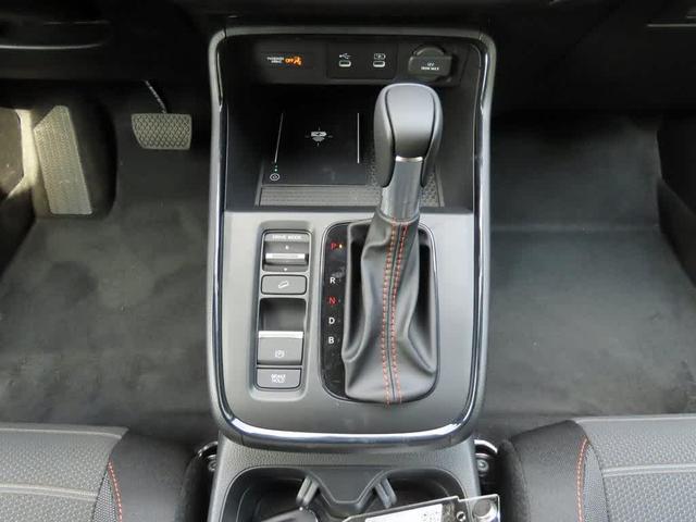 Photo of 2026 Platinum White Pearl Honda CR-V Hybrid