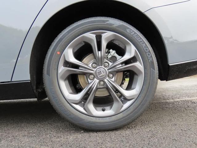 Photo of 2025 Urban Gray Pearl Honda Accord Hybrid