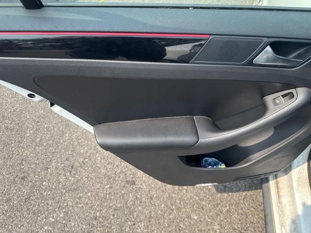 Photo of 2015 Black Volkswagen Jetta