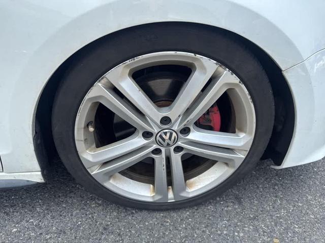 Photo of 2015 Black Volkswagen Jetta