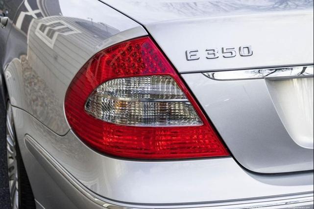 Photo of 2008 Iridium Silver Metallic Mercedes-Benz E-Class