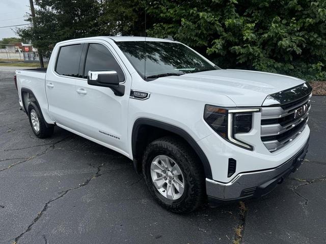 Photo of 2023 Summit White GMC Sierra 1500