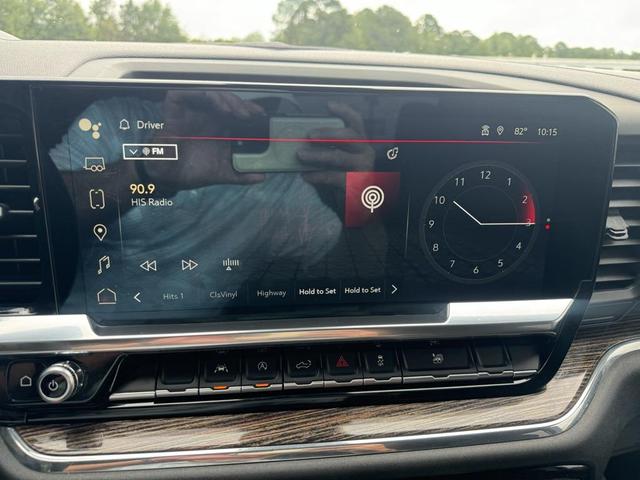 Photo of 2023 Summit White GMC Sierra 1500