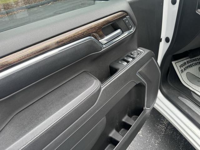 Photo of 2023 Summit White GMC Sierra 1500