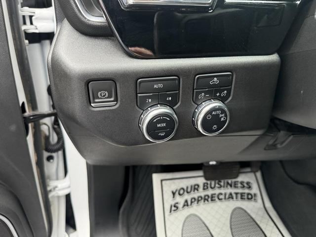 Photo of 2023 Summit White GMC Sierra 1500