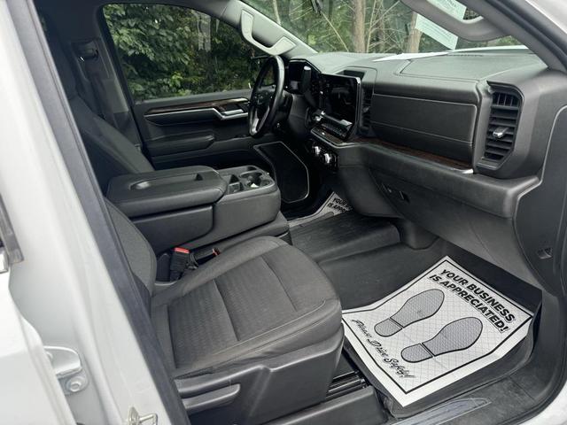 Photo of 2023 Summit White GMC Sierra 1500