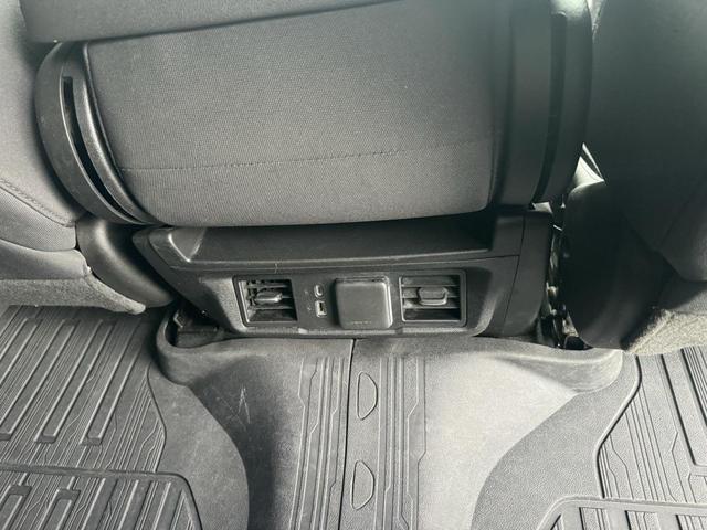 Photo of 2023 Summit White GMC Sierra 1500
