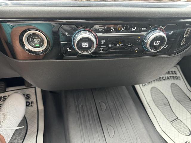 Photo of 2023 Summit White GMC Sierra 1500