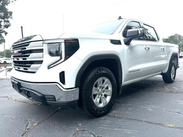 Photo of 2023 Summit White GMC Sierra 1500