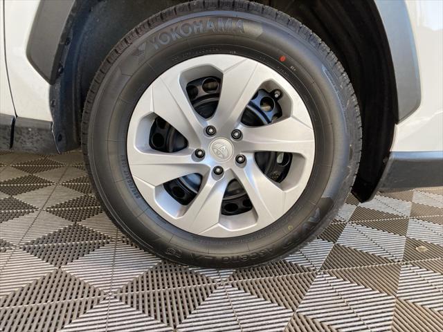 Photo of 2024 Ice Cap Toyota RAV4