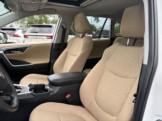 Photo of 2024 Ice Cap Toyota RAV4 Hybrid