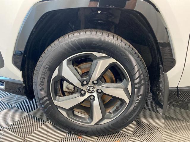 Photo of 2023 Ice Cap Toyota RAV4 Prime