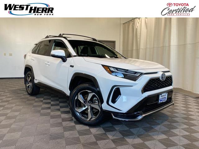 Photo of 2023 Ice Cap Toyota RAV4 Prime