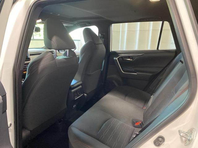 Photo of 2023 Ice Cap Toyota RAV4 Prime