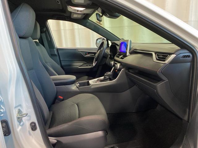Photo of 2023 Ice Cap Toyota RAV4 Prime