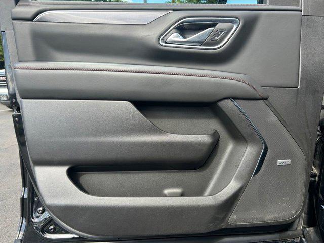 Photo of 2023 Black Chevrolet Suburban