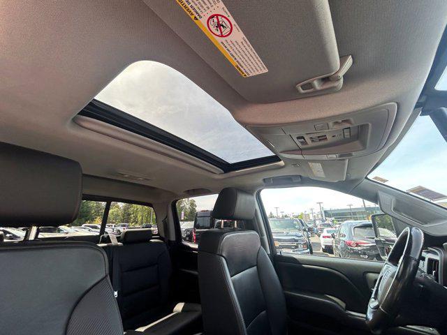 Photo of 2019 Summit White GMC Sierra 3500