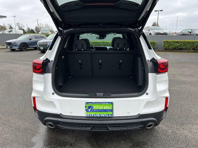 Photo of 2025 Iridescent Pearl Tricoat Chevrolet Trailblazer