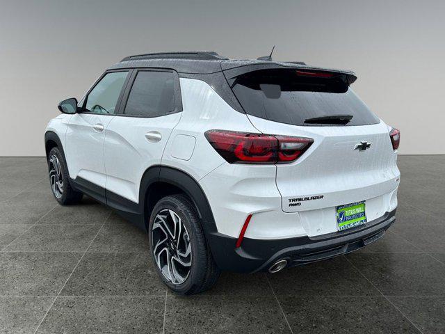 Photo of 2025 Iridescent Pearl Tricoat Chevrolet Trailblazer
