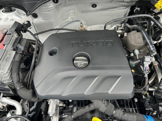 Photo of 2025 Iridescent Pearl Tricoat Chevrolet Trailblazer