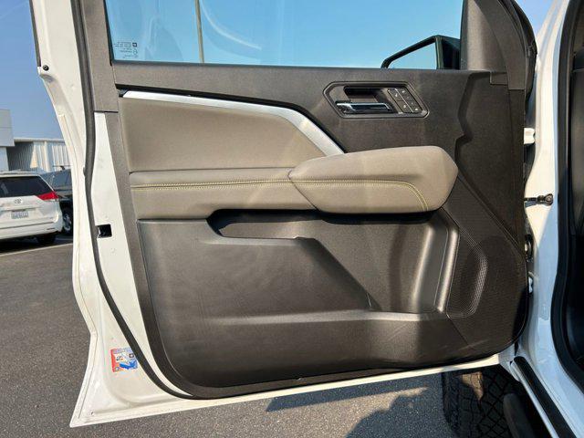 Photo of 2026 Summit White Chevrolet Colorado