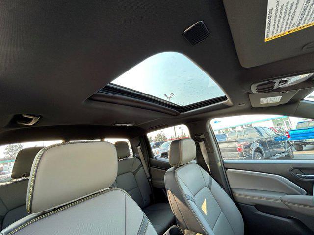 Photo of 2026 Summit White Chevrolet Colorado