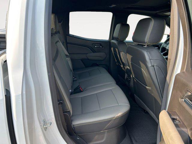 Photo of 2026 Summit White Chevrolet Colorado