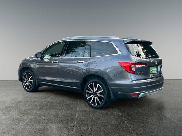 Photo of 2021 Gray Honda Pilot