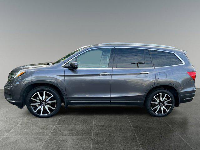 Photo of 2021 Gray Honda Pilot