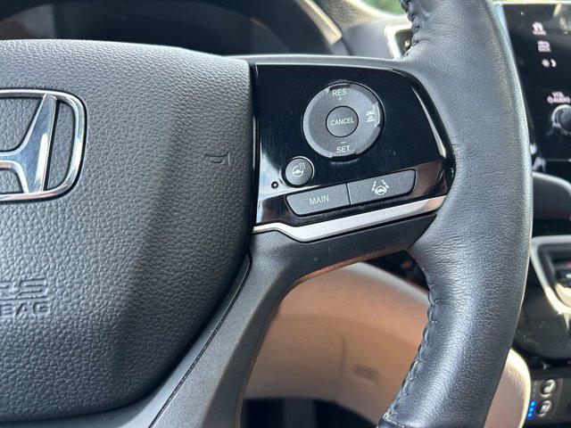 Photo of 2021 Gray Honda Pilot