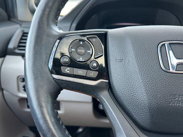 Photo of 2021 Gray Honda Pilot