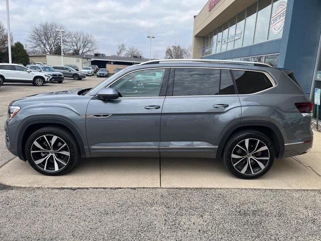 Photo of 2024 Platinum Gray Metallic Volkswagen Atlas