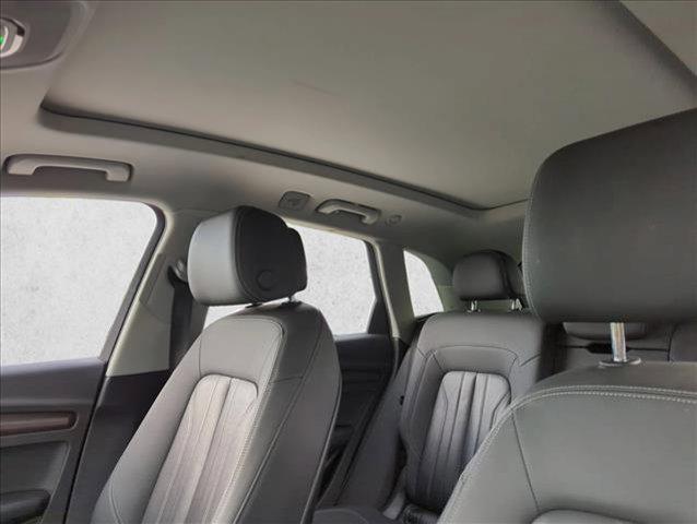 Photo of 2021 Navarra Blue Metallic Audi Q5