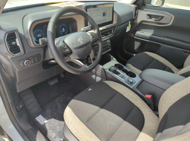 Photo of 2025 Oxford White Ford Bronco Sport