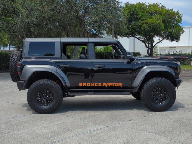 Photo of 2024 Shadow Black Ford Bronco