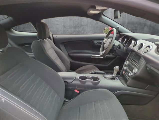 Photo of 2016 Race Red Ford Mustang